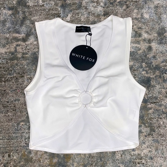 white fox boutique in charge white crop SMALL - Picture 4 of 6